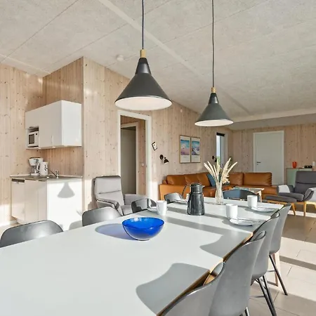 Дом отдыха 4 Bedroom Nice In *