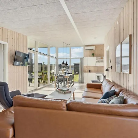 4 Bedroom Nice In Ferienhaus